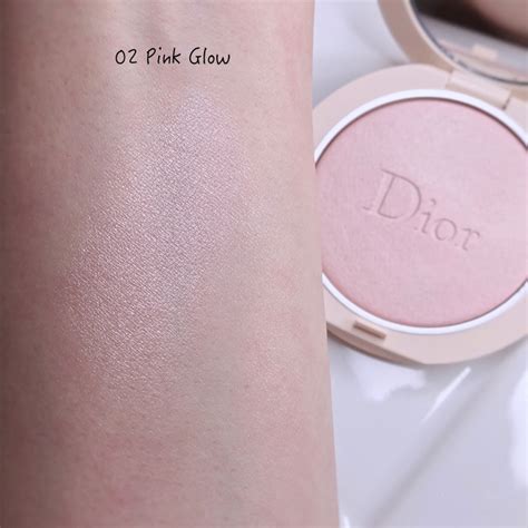 dior pink glow luminizer